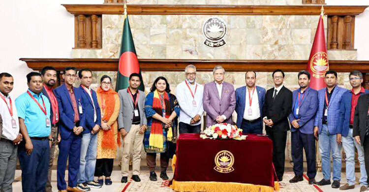 নতুন বাংলাদেশ গঠনে ভূমিকা রাখতে সাংবাদিকদের প্রতি আহ্বান