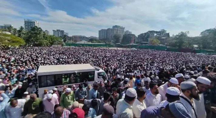 আইনজীবী সাইফুলের জানাজায় মানুষের ঢল