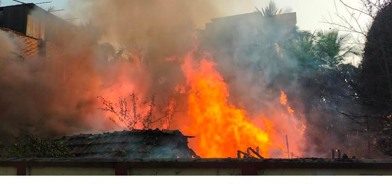 পাইকগাছায় ভয়াবহ অগ্নিকাণ্ডে কয়েকটি ঘর পুড়ে ভস্মীভূত ; ব্যাপক...