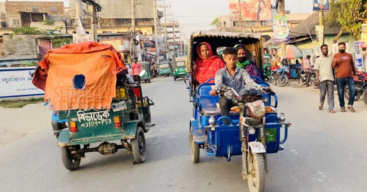 সিলেটে বন্ধ হচ্ছে ব্যাটারিচালিত রিকশার দাপট, অভিযান হবে কারখ...